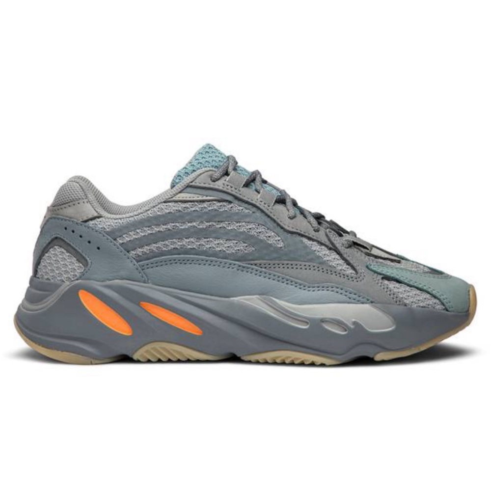 Yeezys clean got em this year never wear them and when I tried I can’t fit them.